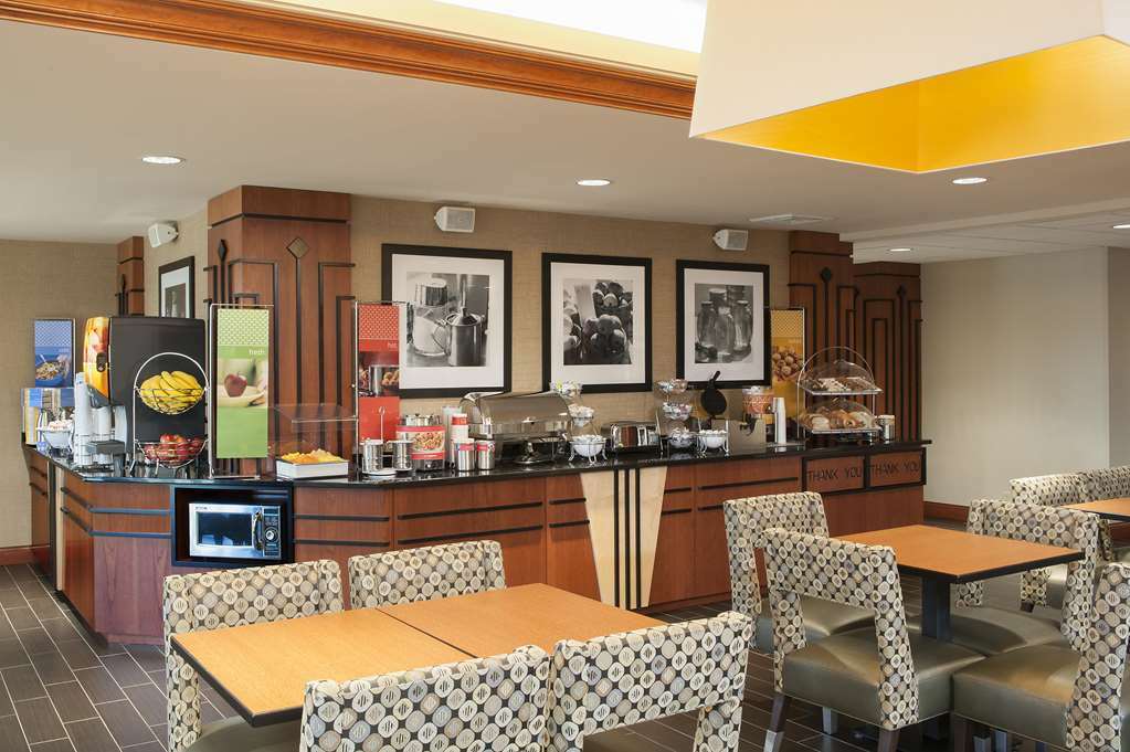 Hampton Inn Charlotte University Place Restaurante foto